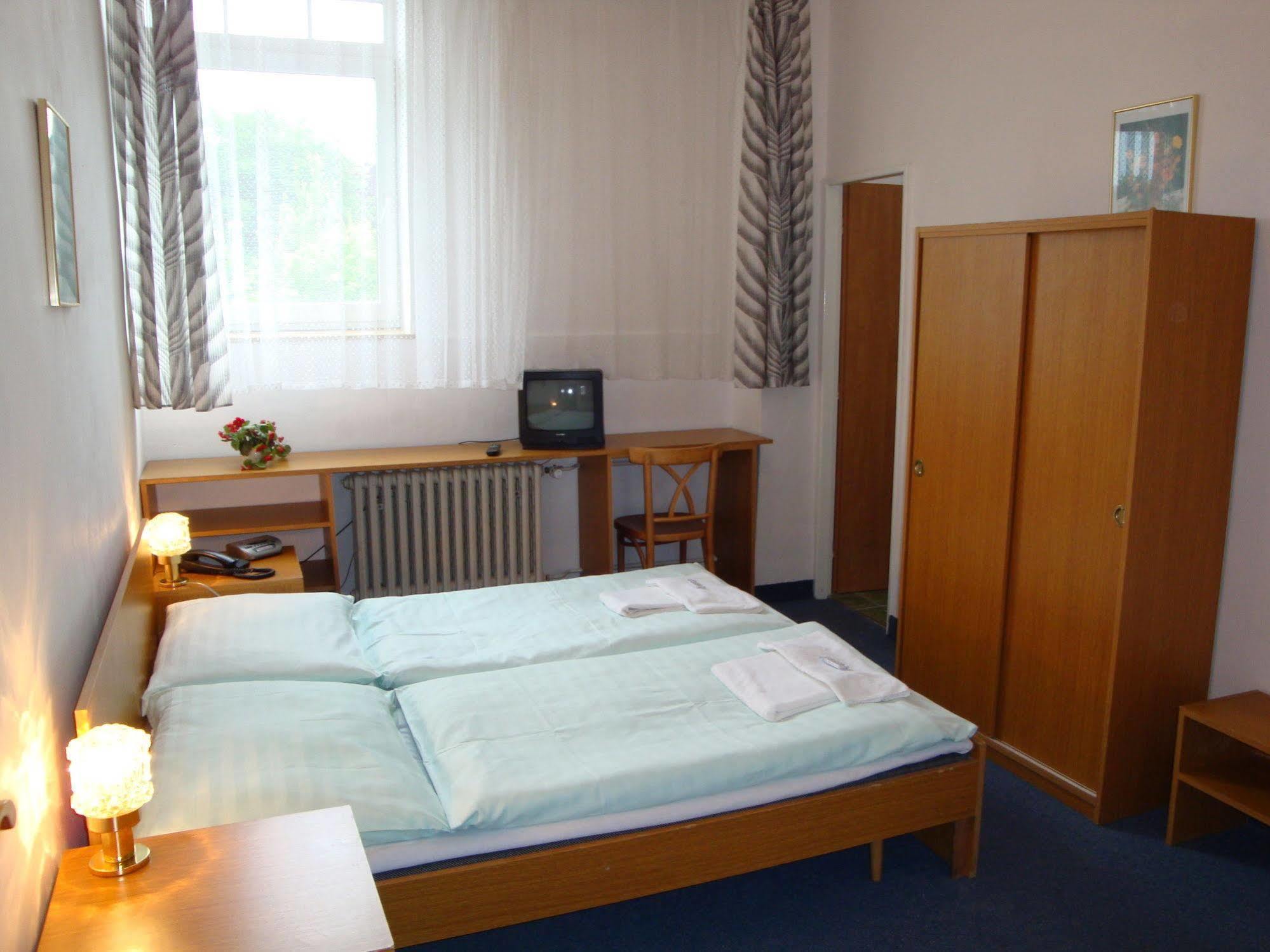 Hotel Skalka à Prague Extérieur photo